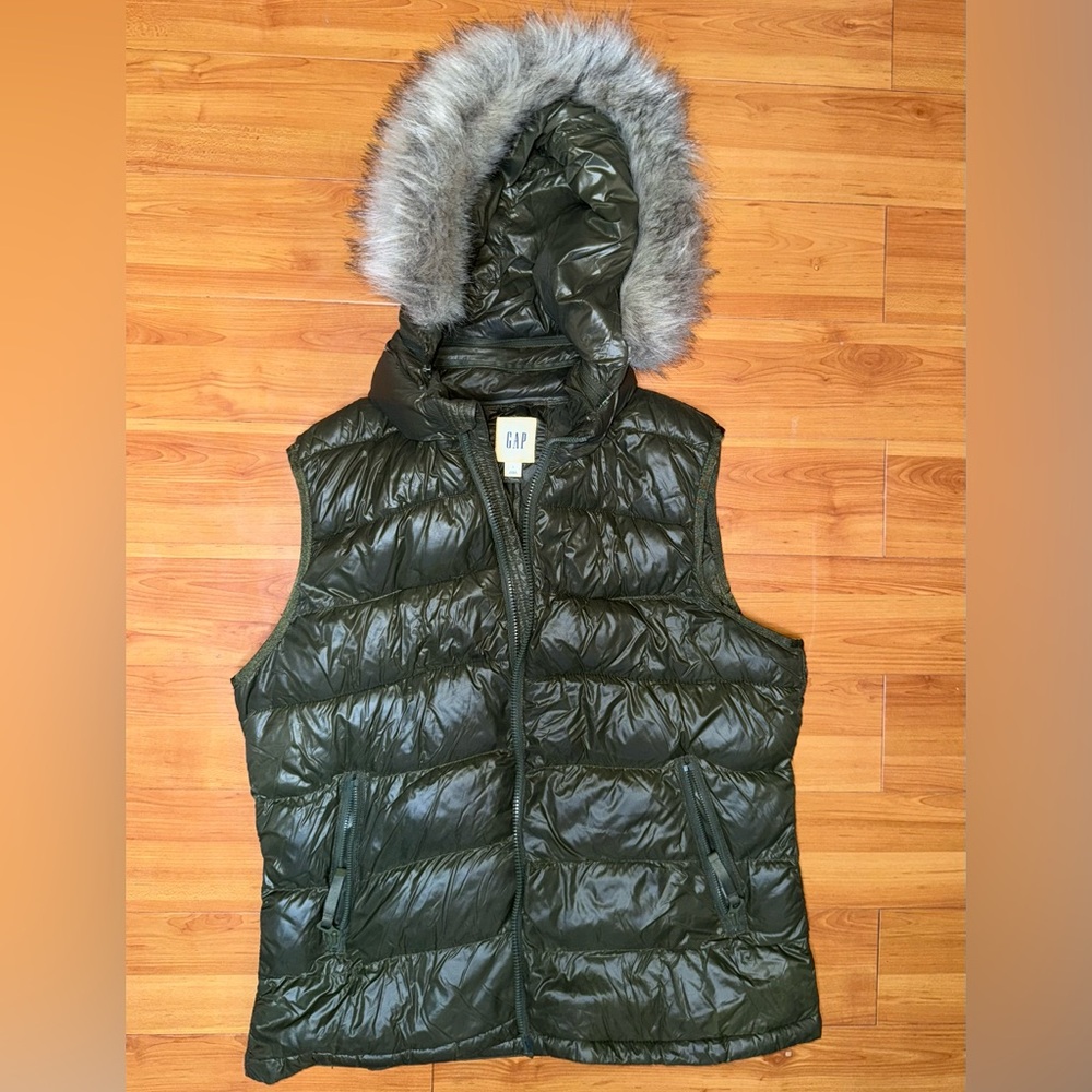 GAP Dark Green puffer Vest with Faux Fur Trim